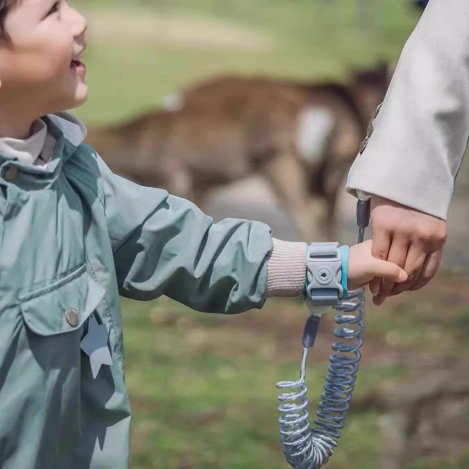 KUB Upgraded Dual-Release Anti-Lost Safety Leash for Kids (with Key Lock & Night Reflective Strap) - Shopeak Canada - Curated, high-end Nintendo Switch gadgets and luxurious cat products for discerning customers